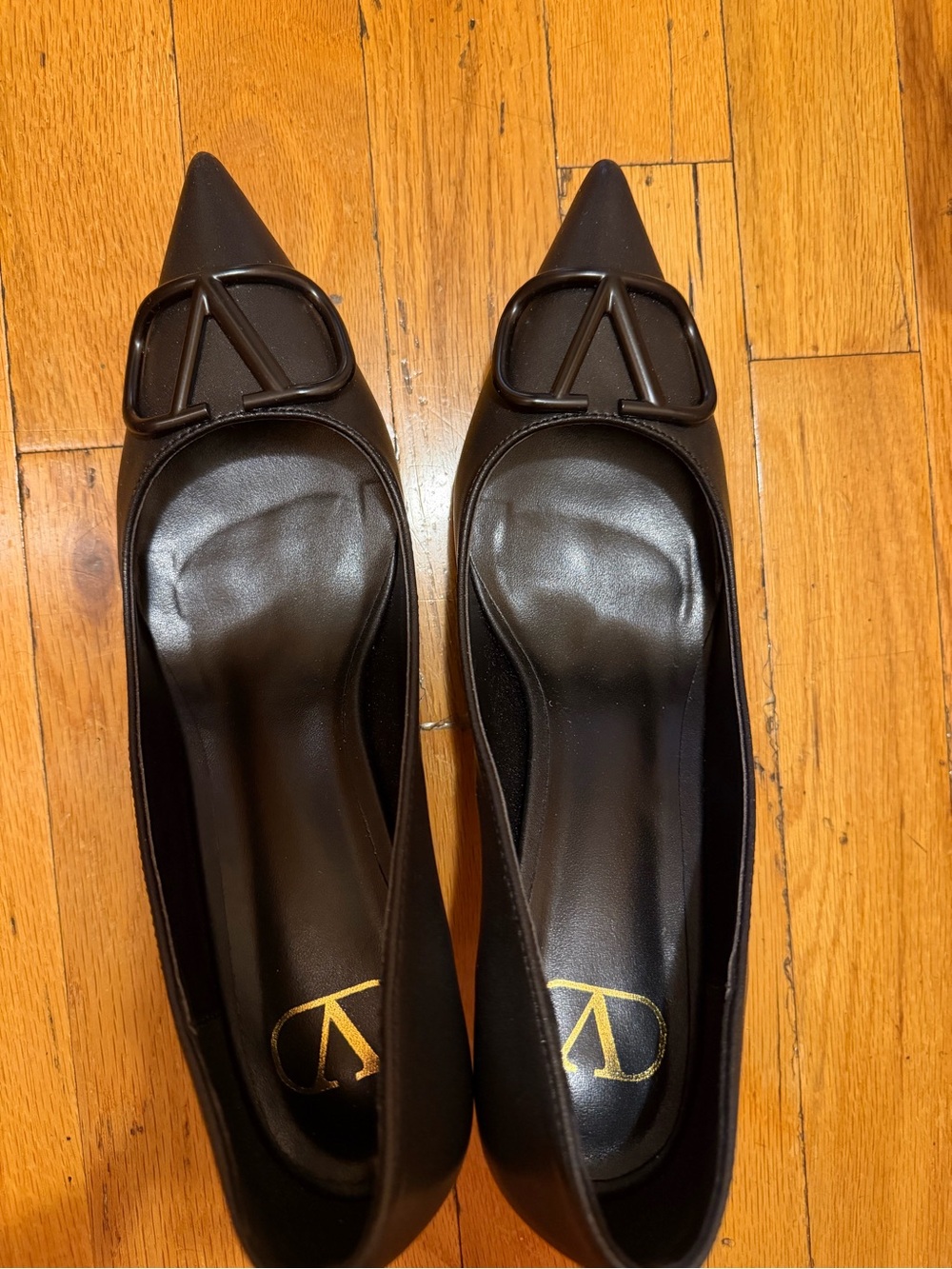 & Other Stories Black Pointed Logo-Accent Flats